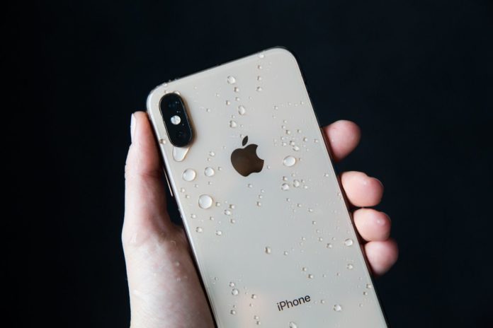 apple iphone shares drop
